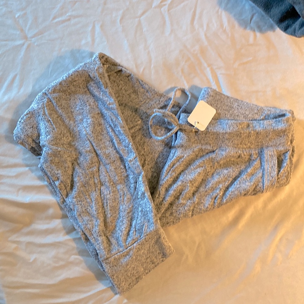 OLD NAVY super soft, tapered ankle, with pockets